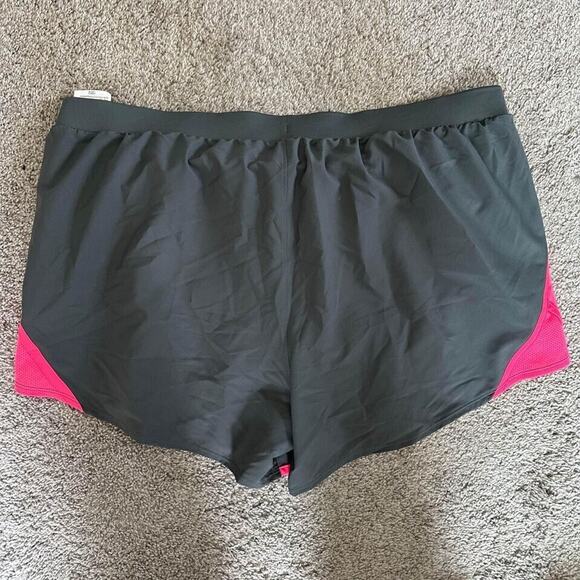 NWT Women’s Under Armour Gray and Pink Athletic Shorts sz XXL - Picture 3 of 4